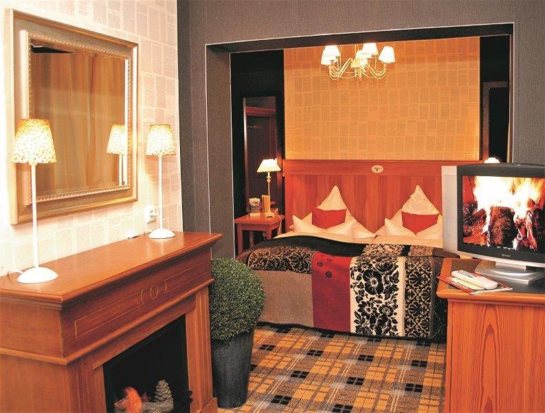 Hotel Schieferhof - Glaslust Neuhaus am Rennweg Eksteriør bilde
