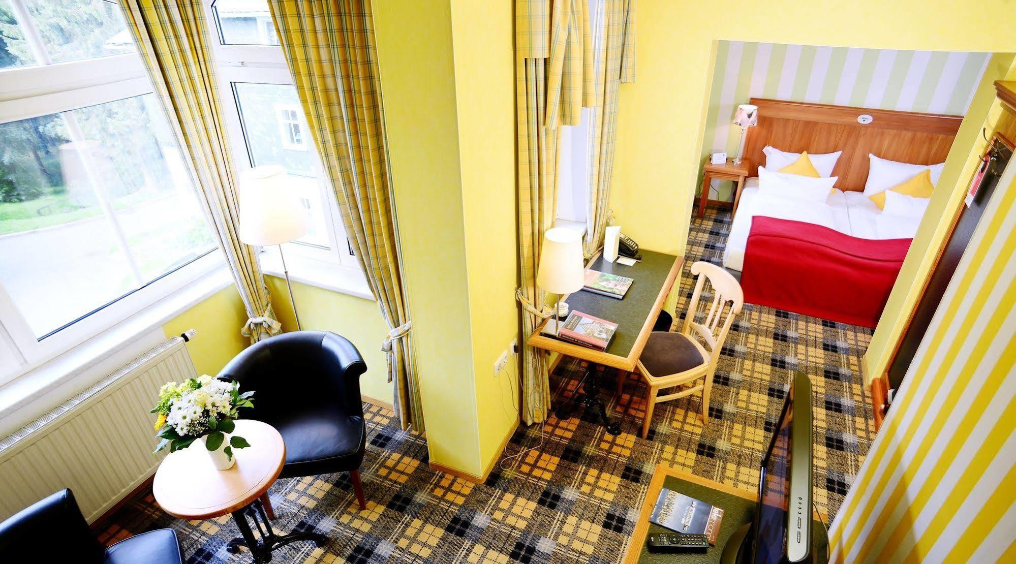 Hotel Schieferhof - Glaslust Neuhaus am Rennweg Eksteriør bilde