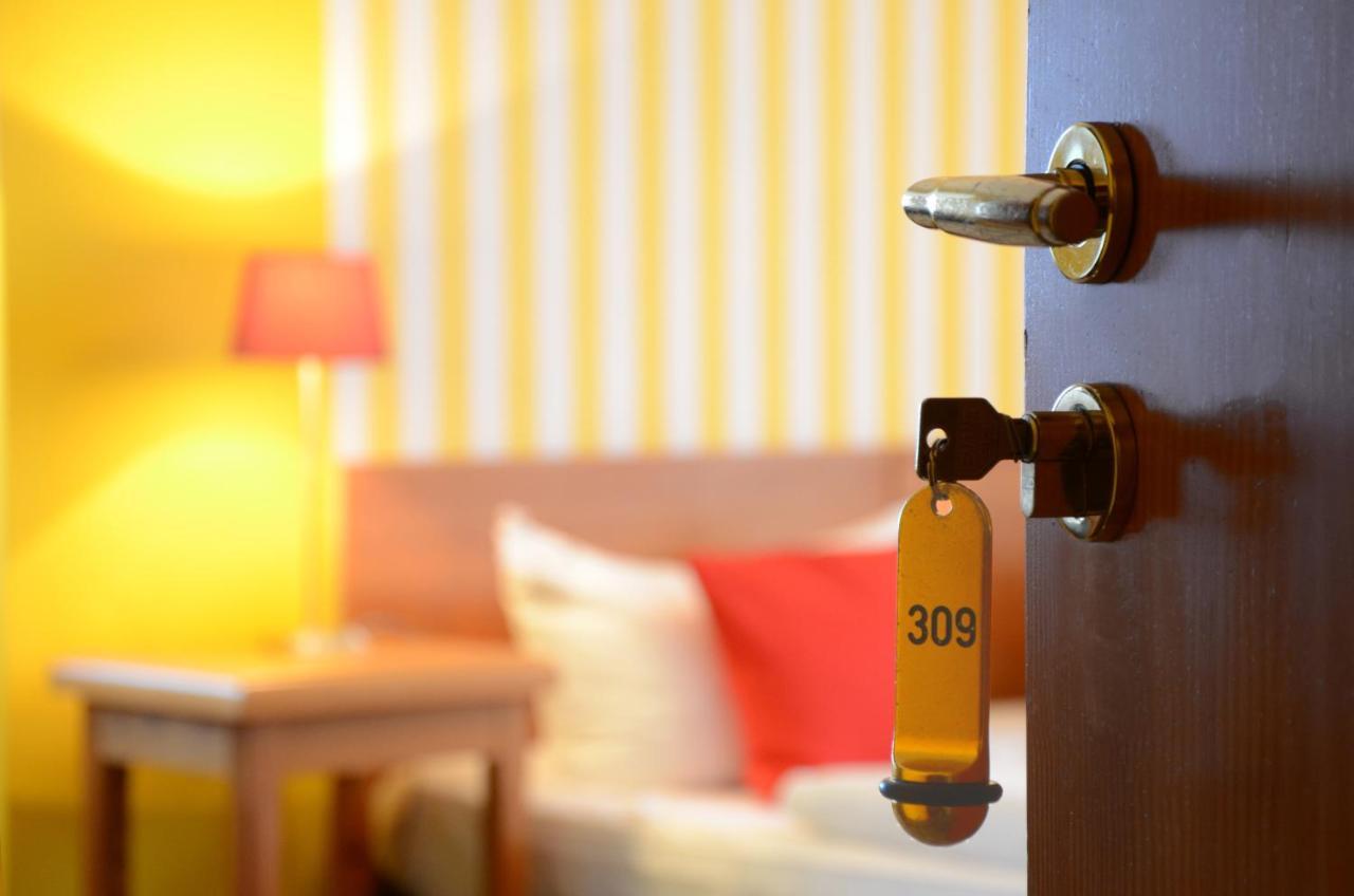 Hotel Schieferhof - Glaslust Neuhaus am Rennweg Eksteriør bilde